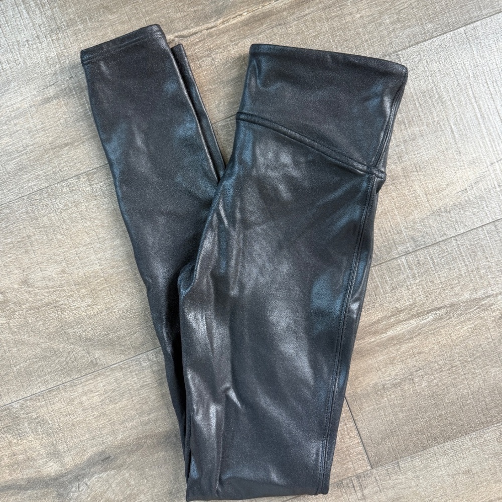 SPANX faux leather leggings - Picture 8 of 9